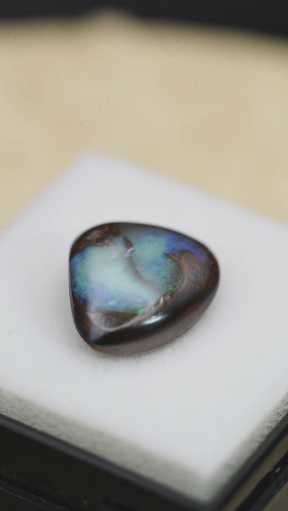 【002 — THE DEEP】Australian Boulder Opal