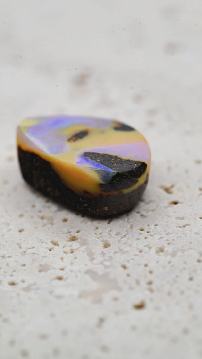 【No.018 — SMILING DOG】Australian Boulder Opal